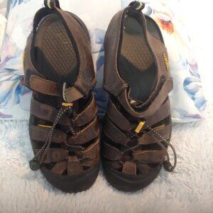 Keen Mens 5 Brown Hiking Fishing Camping Comfort Casual Closed Toe Strap Sandal